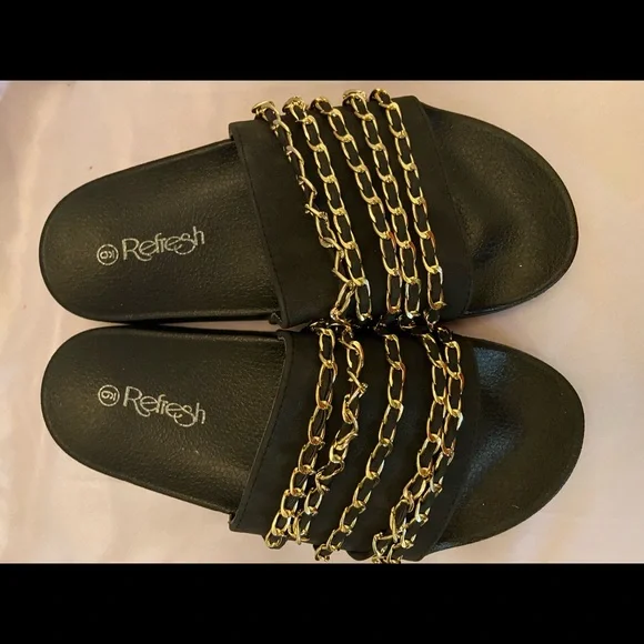 Refresh Black sliders with 5 layers of Gold Chain size 9 - Picture 5 of 7